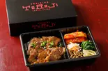 生カルビ弁当(キムチ・ナムル付)（焼肉トラジ 新宿西口店）