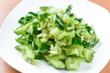 たたきキュウリのニンニク和え【蒜泥拍黄瓜】（川覇王）