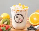ミニ芋圓ジャスミンミルクティー Mini Yam Mochi Balls in Jasmine Milk Tea（黒工号錦糸町店）