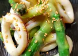 ヤリイカとグリーンアスパラ酢味噌和え（つるのおんがえし横川店）