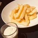 フライドポテト(ホワイトソース)French Fries with White Sauce（dining bar KATE）