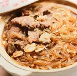 牛肉と春雨のバーベキューソース煮込み(沙茶粉絲牛肉)(広東料理 港味)