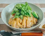 【山盛りパクチー】カオマンガイ(もも肉) [Heaped Coriander] Khaomangai(Thigh)（高たんぱく・糖質制限カオマンガイ 東京鶏飯食堂 国分町2丁目店）