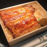 鰻 弁当(上) 1尾（鰻 登亭 新宿店）
