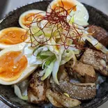 豚玉丼(油そば専門店のせ屋)