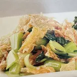 中国青菜とゆばの岩塩炒め(中華料理 浅草橋 川の味)