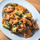 タイの太麺焼そば！パッシーユー Thai Fried Noodles！ Pad See Ew（タイ屋台 999 梅田店）