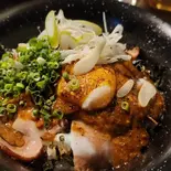 魚粉ソースのチャーシュー丼（first R）