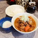 大盛もつ煮とごはんセット(温泉玉子つき)（もつ煮込み 世界のかさじま）