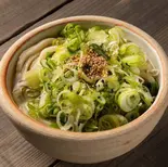 冷やしごまねぎうどん cold udon with sesame＆green onion（うどん幸波）