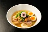 特選塩RAMEN（八咫烏(やたがらす)）