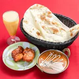 カレーとナンとチキンティッカ2pとマンゴーラッシーのセット-Curry-&-Nan-&-Chicken-Tikka-2p-&-Mango-Lassie(【カレーの名店】 インド料理 ビニタダイニング BINITA DINING)