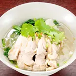 鶏ラーメン ก๋วยเตี๋ยวไก่（タイ料理　クルアチャオプラヤー）