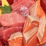 生本鮪・生サーモン丼(本格海鮮丼 とと家)