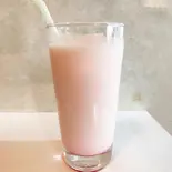 Strawberry Lassi イチゴ ラッシ(クミン インドネパールレストラン&bar Kumin Indian Nepali Restaurant & Bar)