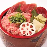 寿司屋が作る本マグロ赤身ネギトロ丼(THE 三友 KITCHEN)