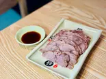牛肉の特製チャーシュー/秘制酱牛肉(天津福味餃子)