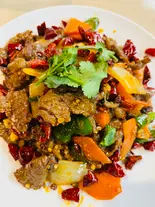 牛肉の唐辛子山椒炒め(干锅牛肉)（寛窄巷子）
