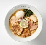 特製魚介白湯そば(レンジ加熱可)(maren 北新地本店)