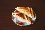 ツナチーズホットサンド Tuna & Cheese Hot Sandwich(童話喫茶アリス)