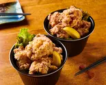 ジューシー鶏ももの唐揚げ10個（居酒屋日本一の唐揚げ専門 えんまる 本八幡店）