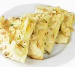 チーズガーリックナン Cheese Garlic Nan（南インド料理GOLDEN CROWN）