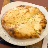 パセリチーズナン Parsley Cheese Nan（INDIAN NEPALI RESTAURANT "JUNTARA"）