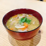 ごろごろ野菜と豚肉の自家製豚汁【大】（【関西風＆広島風お好み焼き・鉄板焼き】 桜家）