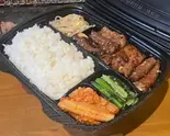 ミックス弁当 (お肉 150g)(カルビ、ハラミ、ロース)(焼肉家族 中野店)