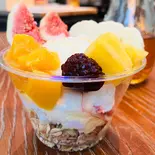 グリークヨーグルト fruit mix（【アサイーボウル＆グリークヨーグルト＆サラダ 粥】SUNTRIBE）