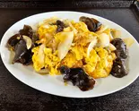 卵ときくらげ炒め(単品)（中華料理 東吉之島）