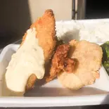 自家製タルタル乗せサクサク白身フライ唐揚げ弁当（鹿島田あげもん屋ぶんご）