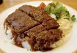 牛カツ飯 デミトマトソース（ペッシェロッソ）