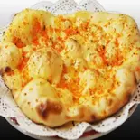 ガーリックチーズナン Garlic Cheese Nan(TAJ MAHAL ASIAN DINING&BAR)