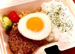 目玉焼き&極肉バーグ弁当(ジュンマイダイニング JunMai Dining)