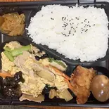 豚肉とキクラゲ玉子炒弁当(聚香緣)