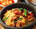 豚肉野菜炒め丼（慶美）