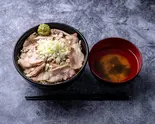 岩中豚のやみつき塩ダレ豚バラ丼（Soulmate Beach）