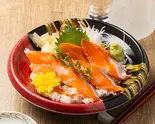 サーモン丼(ちゃぐちゃぐサン)