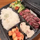 牛サーロインステーキ弁当 Sirloin Steak Lunch Box（ANNIE's Diner）