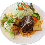 ハンバーグとチキン南蛮プレート【150g】（【menu限定価格商品あり】カリーWEST百名店2020 いずみバーグ 御幣島店）