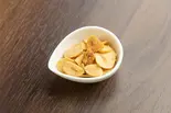 ニンニクチップ（自然派らぁ麺くれしづき）