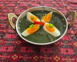 ほうれん草エッグカレーsag Egg curry（エベレスト・ロティー・カフェ）