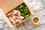 【タンパク質50.5g】ハーブチキンくん(鶏胸肉)300g 【Protein 50.5g】 Herb Chicken-Kun 300g（鶏胸肉とブロッコリー チキンブラザーズ 新宿店 Chicken Brothers Shinjuku）