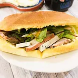 525自家製ハムチャーシューサンドbánh mỳ xá xíu chả lụa（525 Banh my サンドイッチ＆coffee専門店）