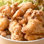 定番!唐揚げ丼!(【サクジュワ唐揚げ丼】CasualBar Allegra)