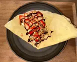 季節のフルーツ、チョコ、生クリーム Seasonal fruits ,chocolate, additive-free whipped cream（Shark Fellows Coffee）