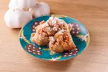 自慢のガーリックからあげ(3個) Signature Garlic Fried Chicken (3 Pieces)（二郎ラーメン専門店 ラーメン たけ二郎 東淀川店）