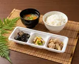 おばんざいセット(ご飯、お味噌汁、おばんざい3種)(どうらく亭)