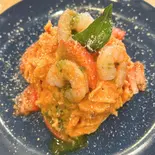 【冷製パスタ】エビとフレッシュトマトのマスカルポーネトマトクリーム（Care's Cafe ＆ Bar）